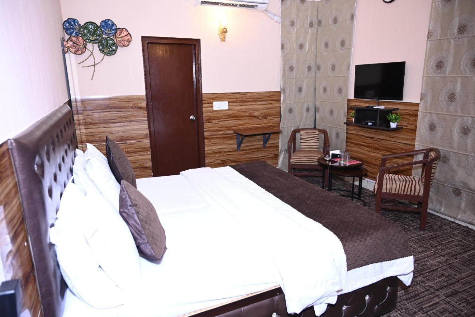 Hotel Kuber Rai Ngoại thất bức ảnh