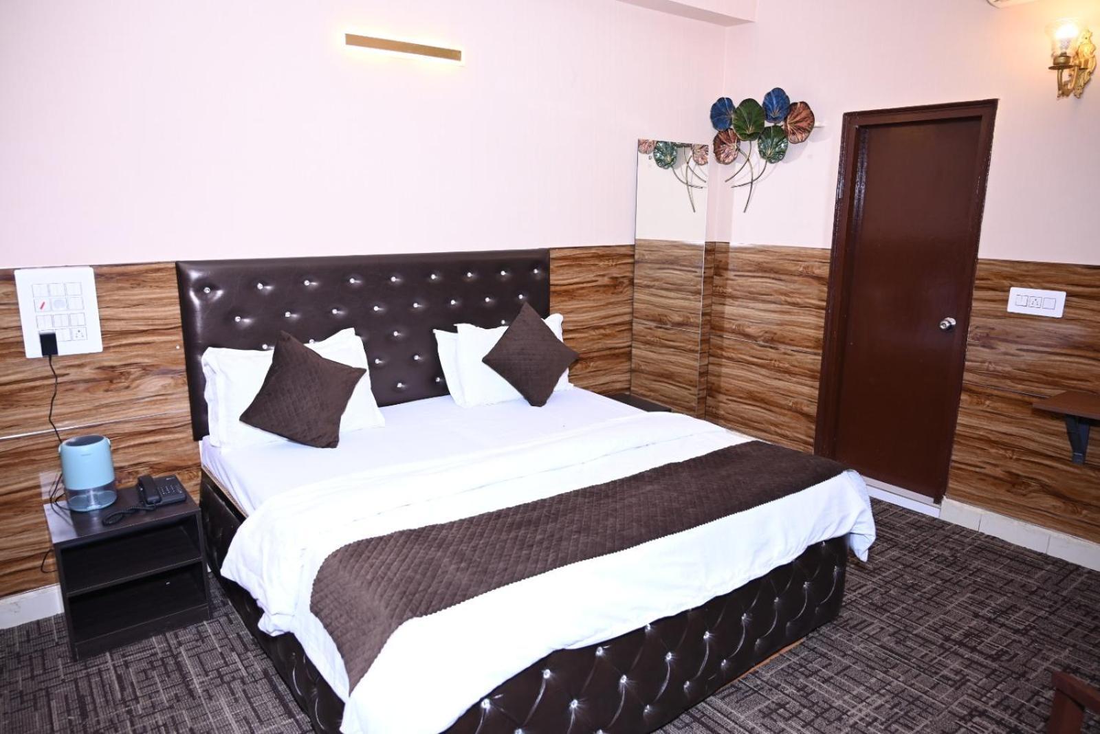 Hotel Kuber Rai Ngoại thất bức ảnh