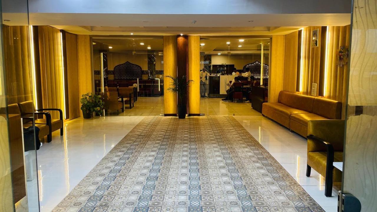 Hotel Kuber Rai Ngoại thất bức ảnh