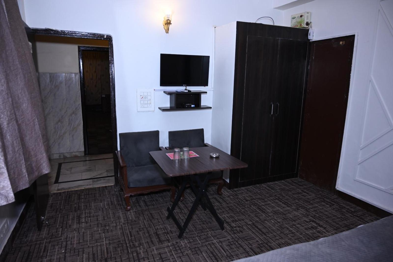 Hotel Kuber Rai Ngoại thất bức ảnh